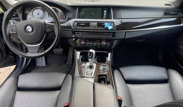 BMW Seria 5 cena 83000 przebieg: 135000, rok produkcji 2013 z Bobolice małe 742
